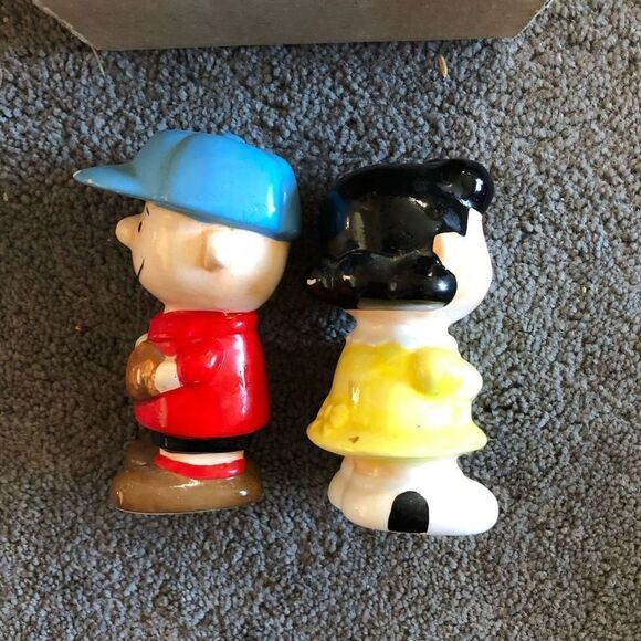 VINTAGE BENJAMIN & MEDWIN PEANUTS CHARLIE BROWN LUCY SALT SHAKERS NEW IN BOX - Picture 7 of 11